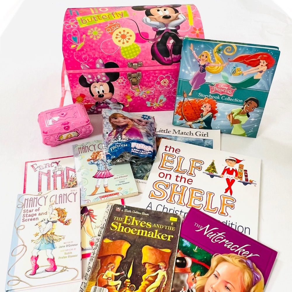 11 items !!!Goody Box Disney Minnie Trunk stuffed with books, puzzle jewelry box